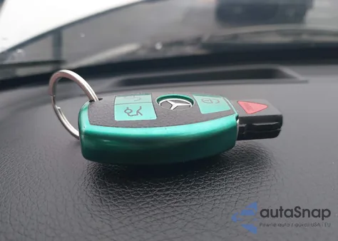 2015 Mercedes-Benz C 300 4Matic/Luxury 4Matic/Sport 4Matic из США, поврежденный, VIN 55SWF4KBXFU088840